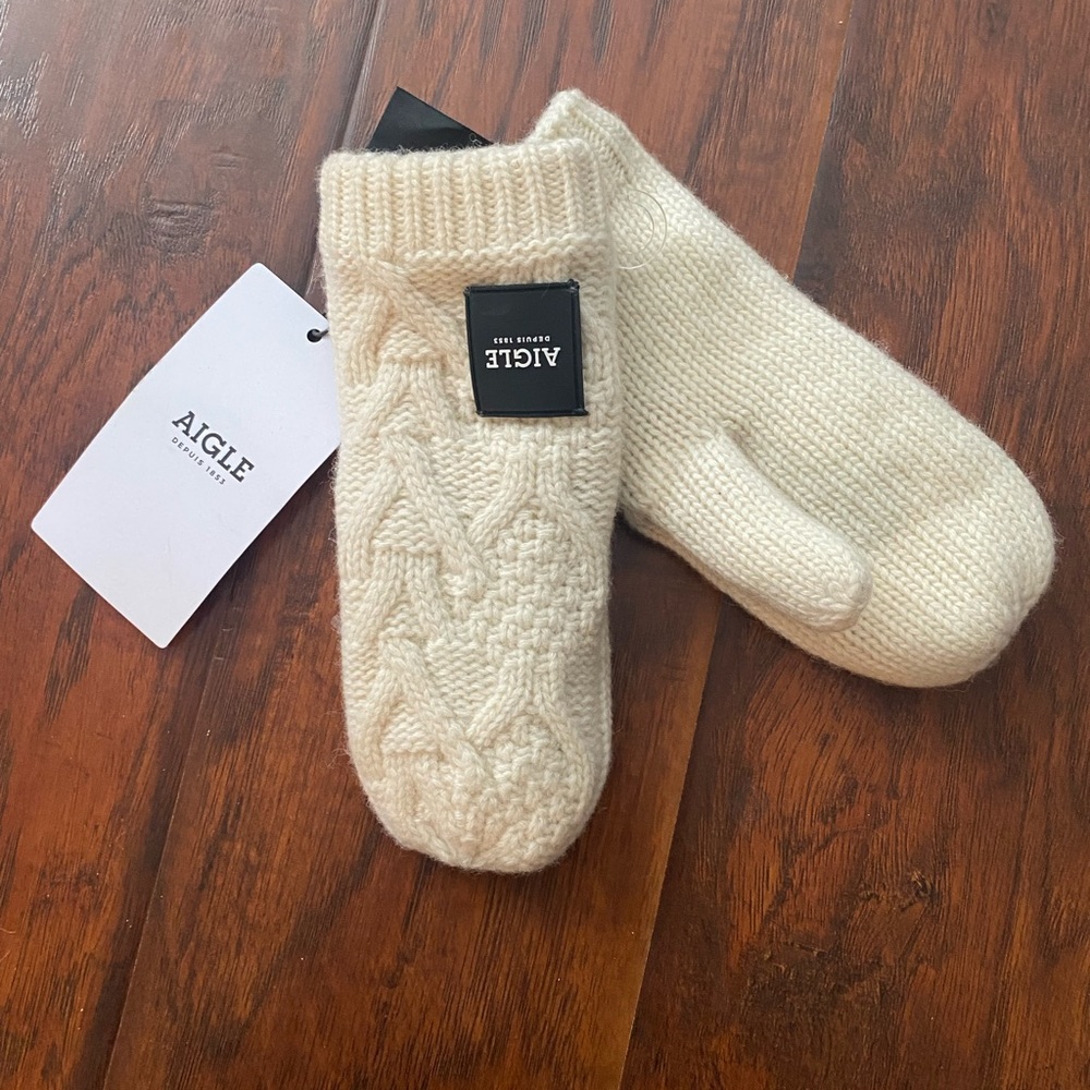 Brand new Aigle mitts